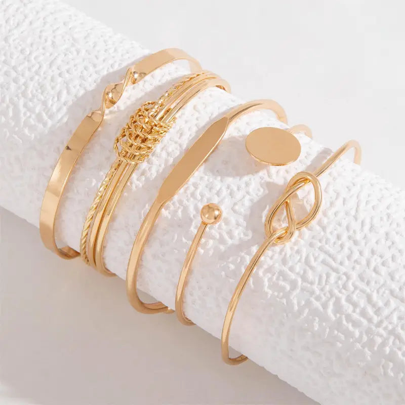 Elegantes Goldenes Armband Set