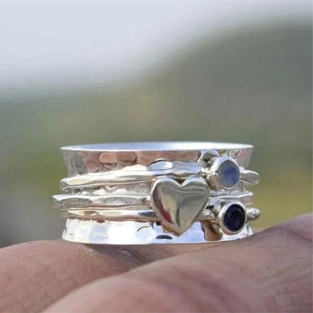 Zeitloser Handgefertigter Herz Ring