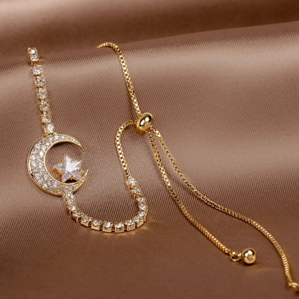 Mondanhänger-Armband Aus Zirkonia Und Gold