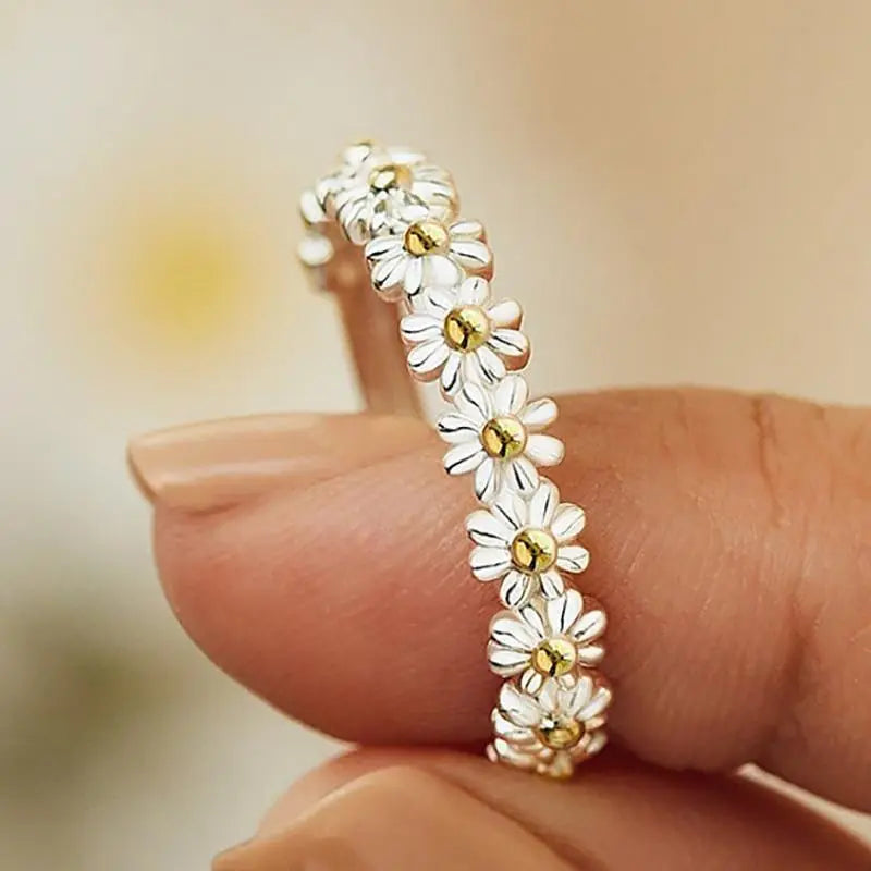 Silberner Gänseblümchen Ring mit Handbemaltem Emaille