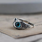 Verstellbarer Silberring Mit Opal Und Glückseulen Design