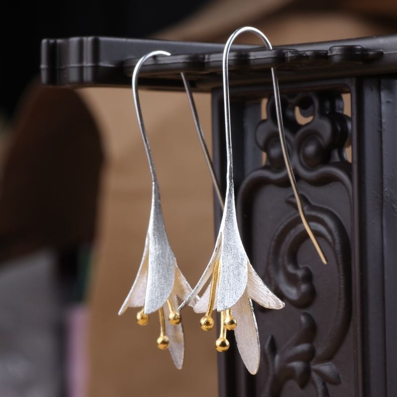 Elegante Silberblumen Ohrringe