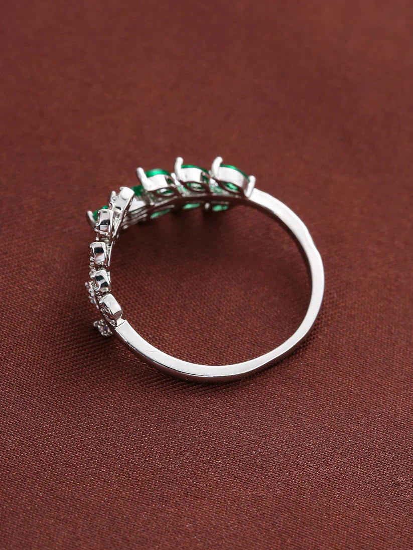Antiker Grüner Blätterring