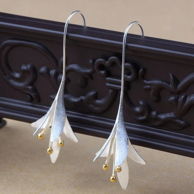 Elegante Silberblumen Ohrringe