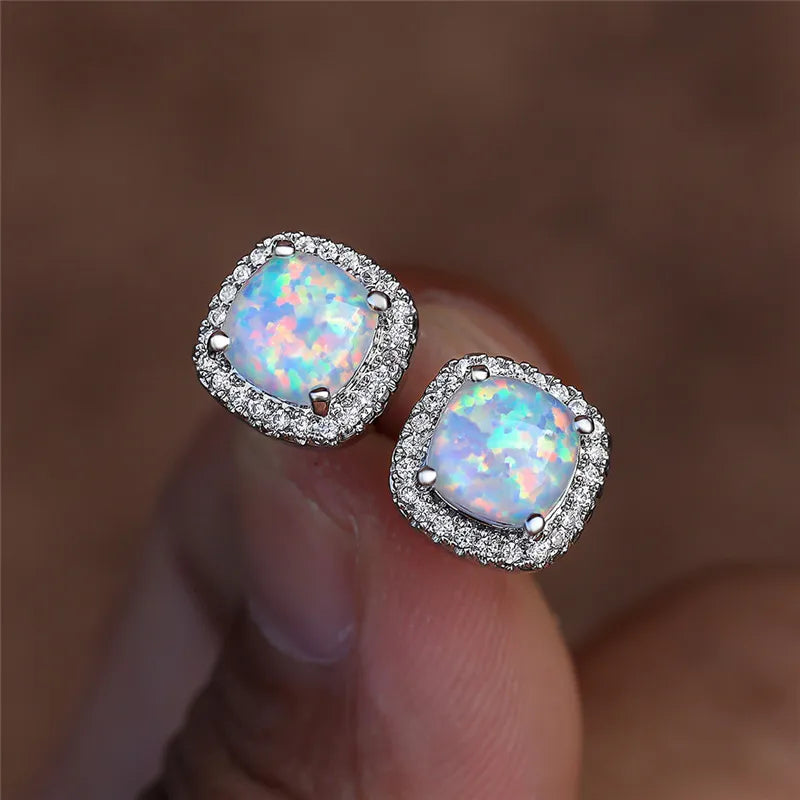 Elegante Silberne Runde Weißer Fire Opal Stecker Ohrringe