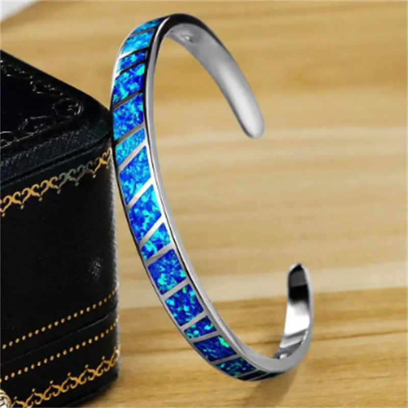 Eleganter Silberner Blauer Feueropal Verstellbarer Armreif