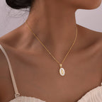 Goldene Mary Ovalanhänger Halskette