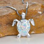 Vintage Goldene Halskette mit Grünem Feueropal Schildkröten Anhänger