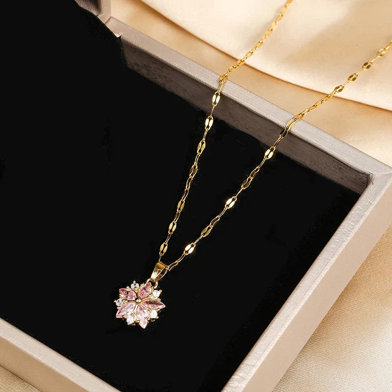 Romantische Rosa Sakura Halskette aus Edelstahl
