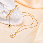 Goldene Mary Ovalanhänger Halskette