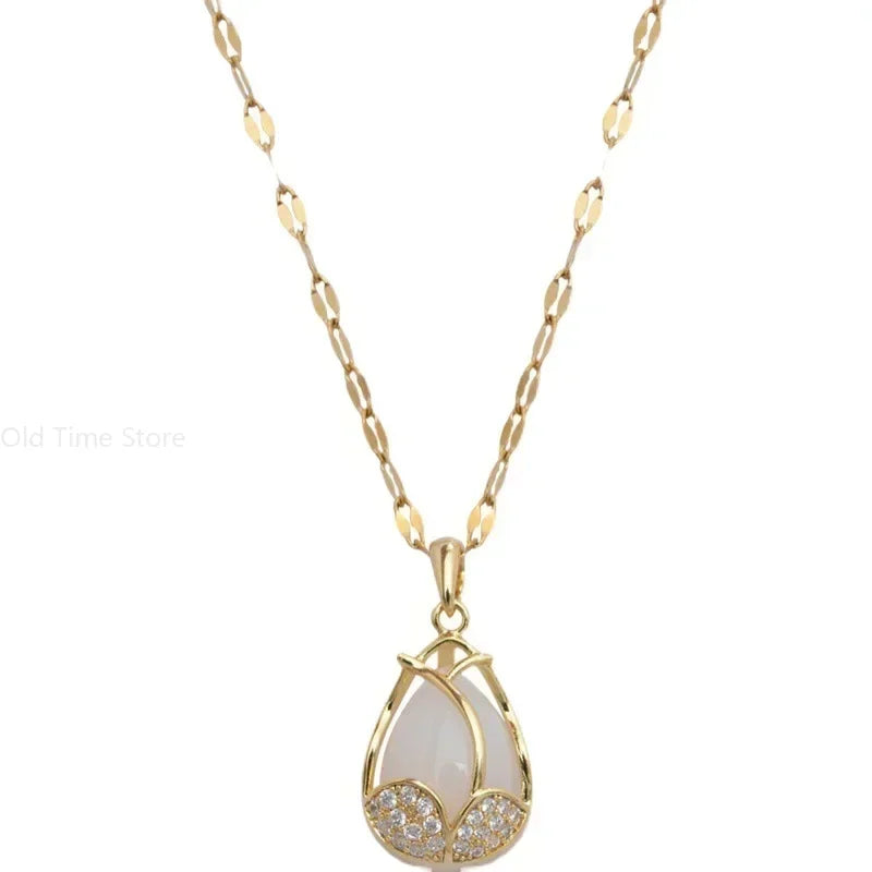 Elegante Goldene Tulpen Halskette mit Pinkem Kristall Anhänger