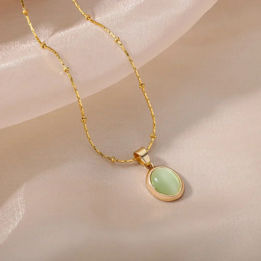 Schicke Goldene Edelstahl Halskette mit Wassertropf Opal Anhänger