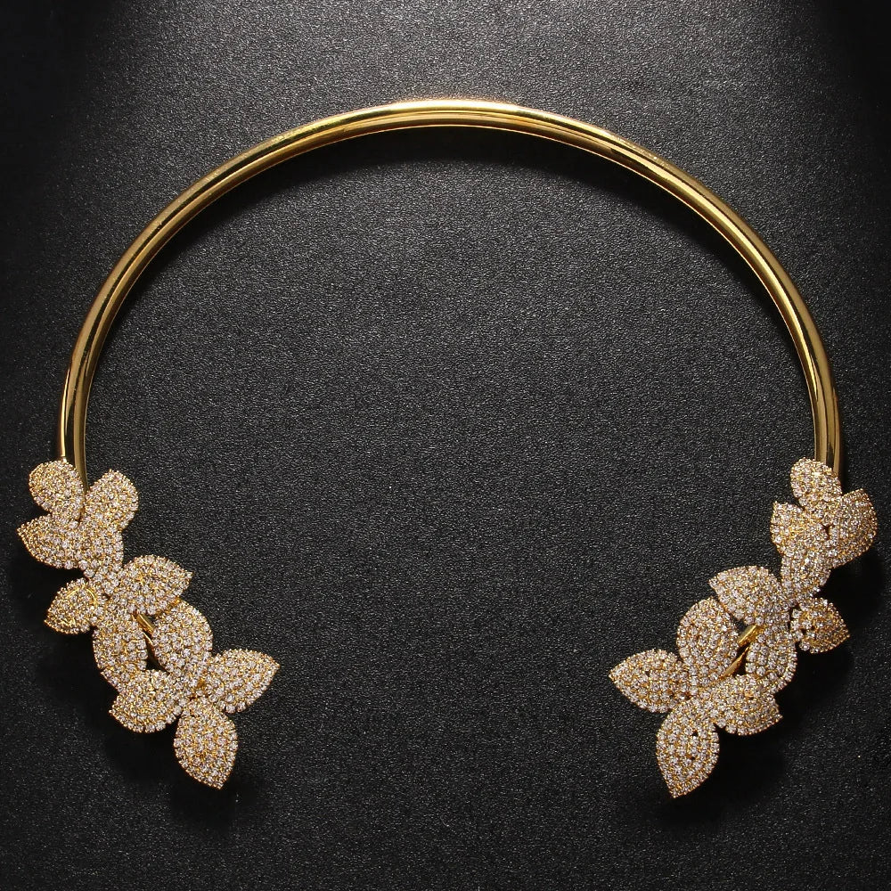 Elegante Blumen Kristall Halskette