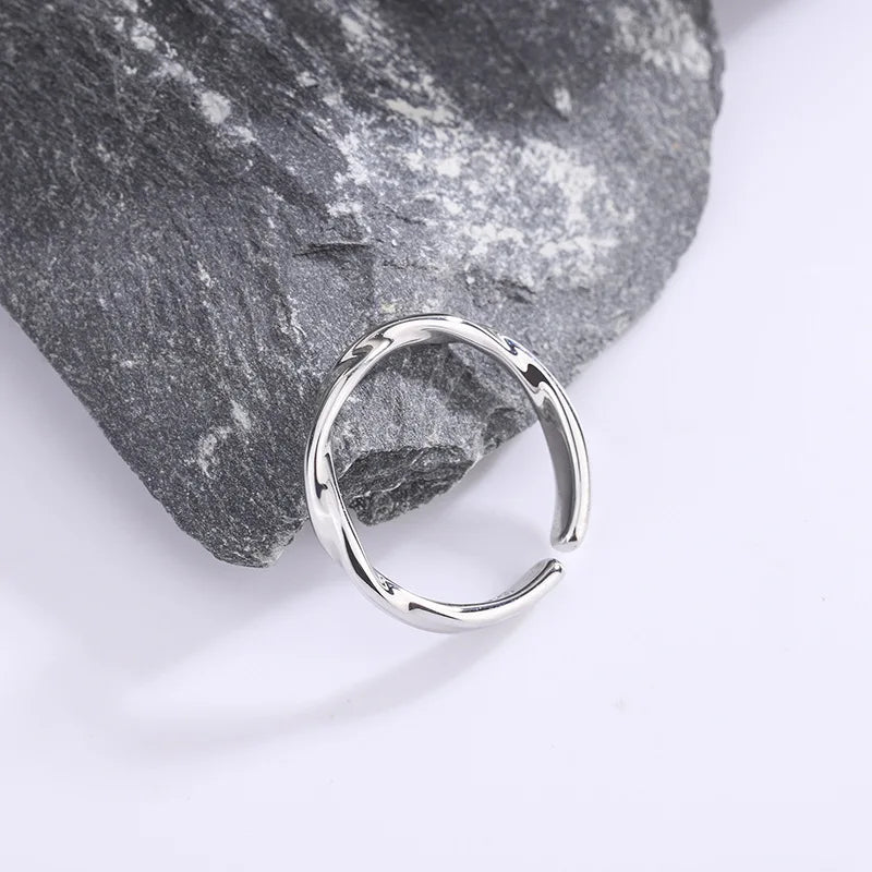 Zeitloser Sterlingsilber Gedrehter Draht Ring