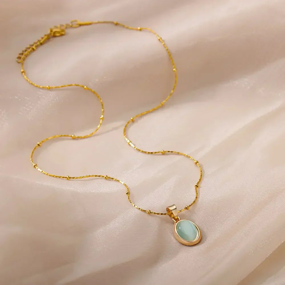Schicke Goldene Edelstahl Halskette mit Wassertropf Opal Anhänger