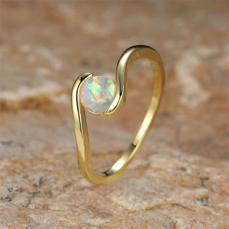 Zeitloser Rundes Regenbogen Weißer Feueropal Ring