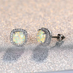 Elegante Silberne Runde Weißer Fire Opal Stecker Ohrringe