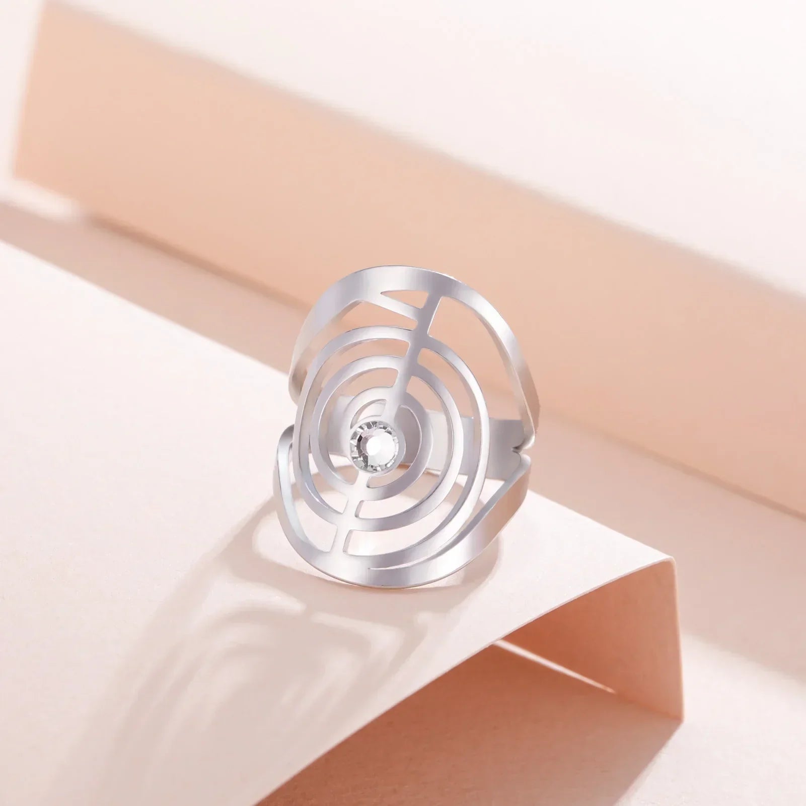 Spiralförmiger Edelstein Ring