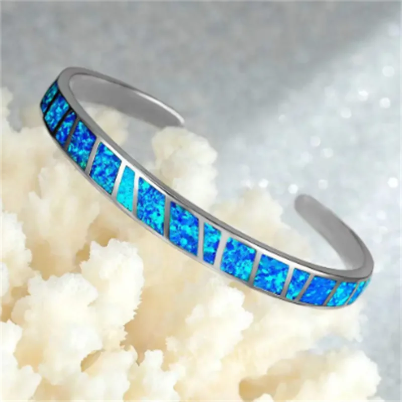 Eleganter Silberner Blauer Feueropal Verstellbarer Armreif