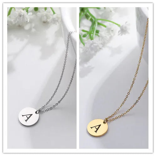 Elegante Goldbuchstaben Anhänger Halskette