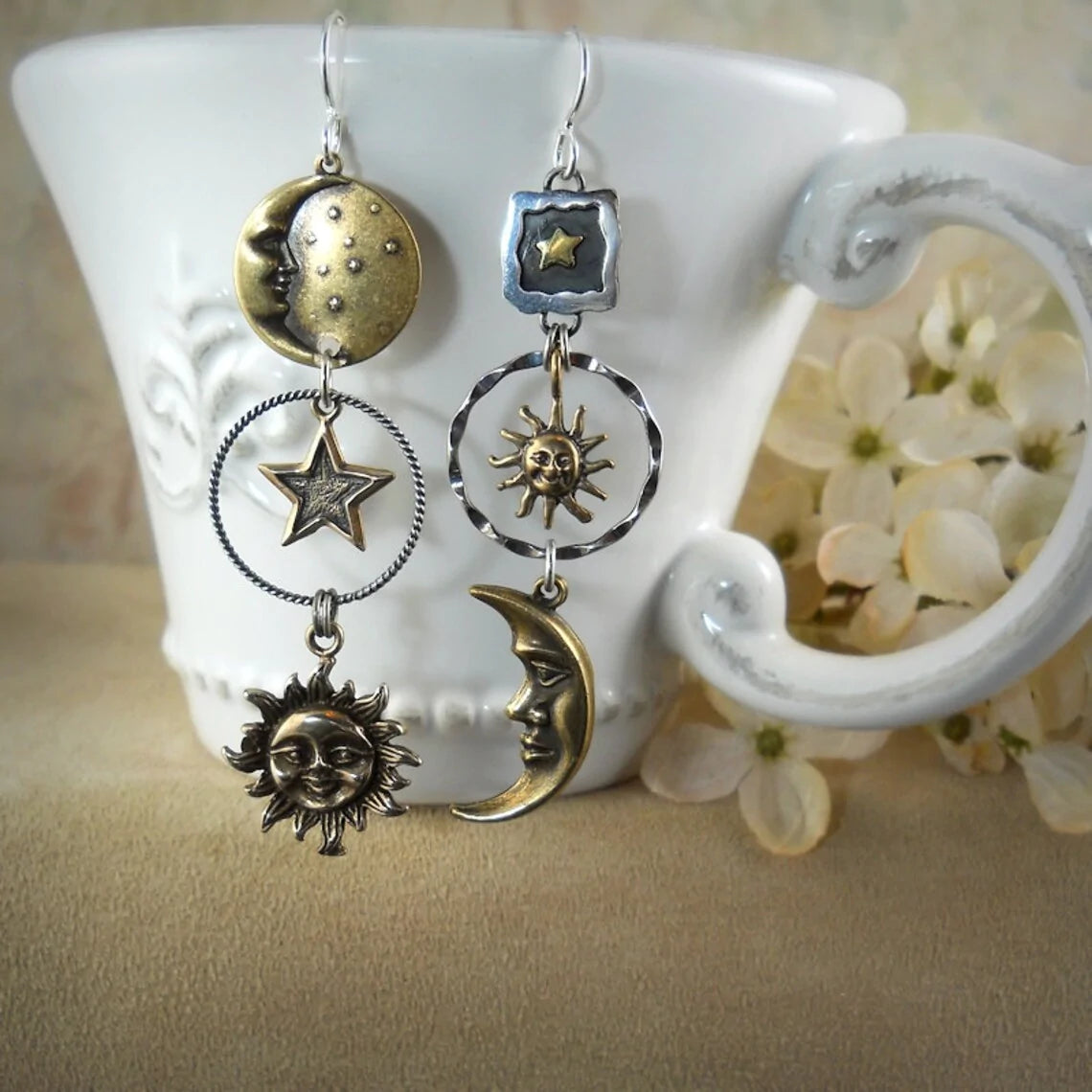 Schicke Gold und Silber Perlen Ohrringe