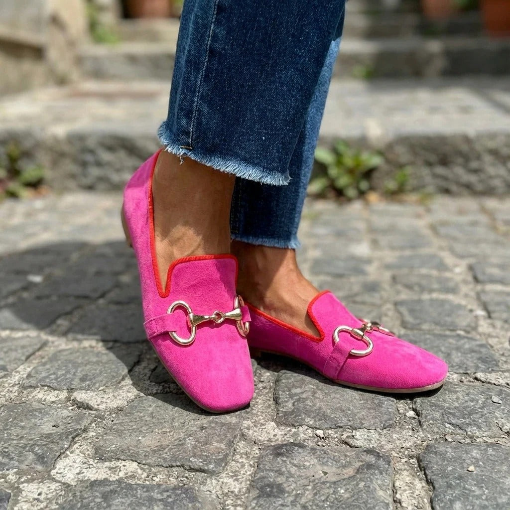 Lässige Slipper Damen mit Metalldetail
