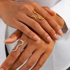 Schicker Asymmetrischer Wellen Ring