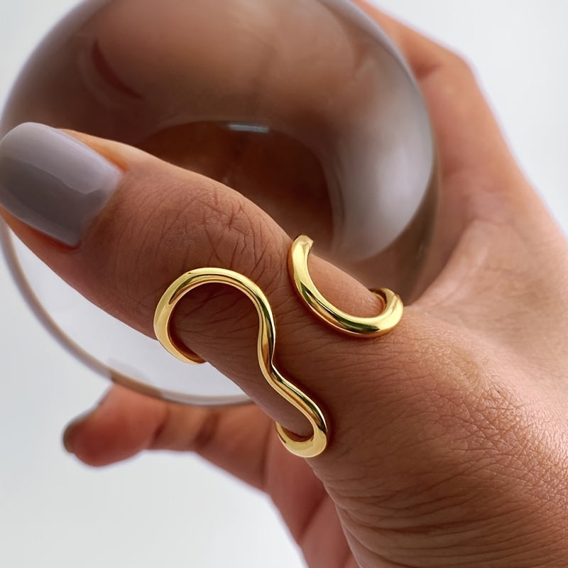 Schicker Asymmetrischer Wellen Ring