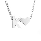 Zeitlose Initialen Halskette mit Herz Charm