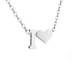 Zeitlose Initialen Halskette mit Herz Charm