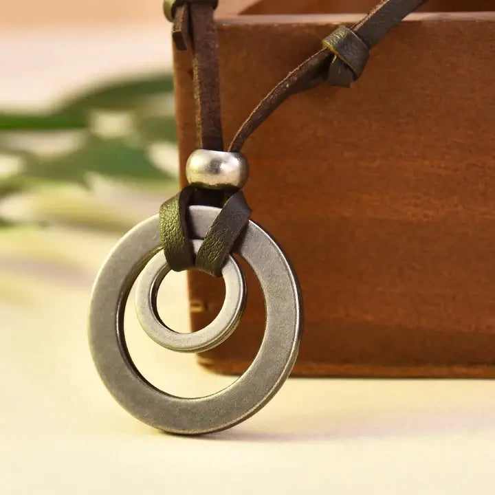 Versilberte Leder Halskette im Vintage Stil