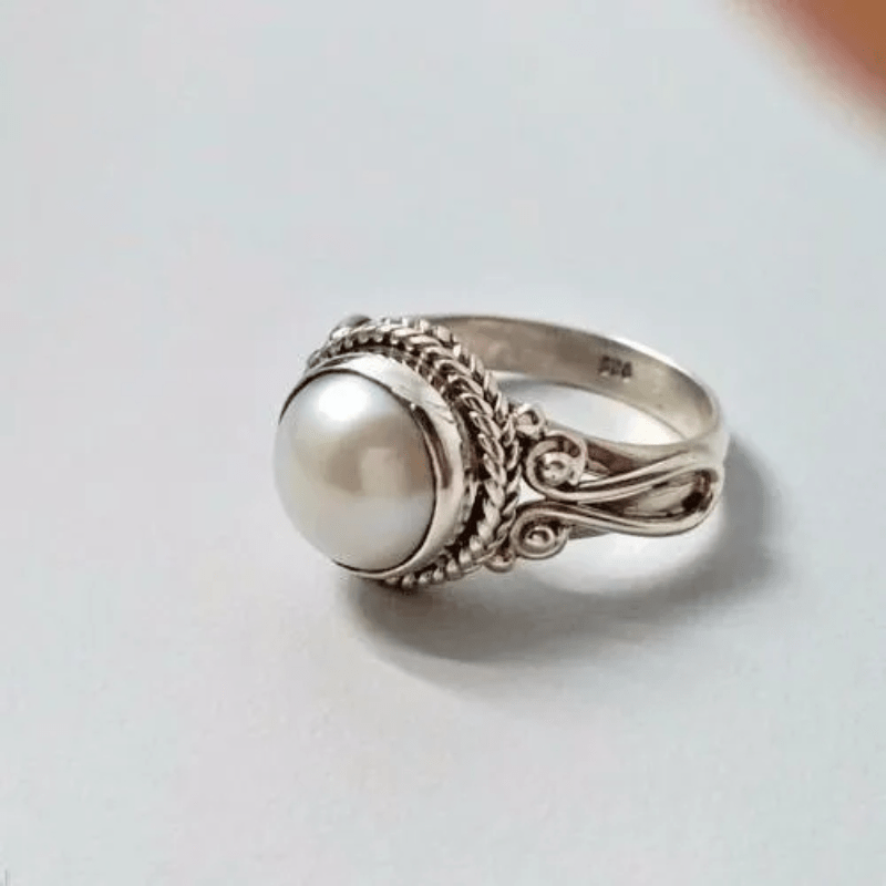 Vintage Perlenbesetzter Ring