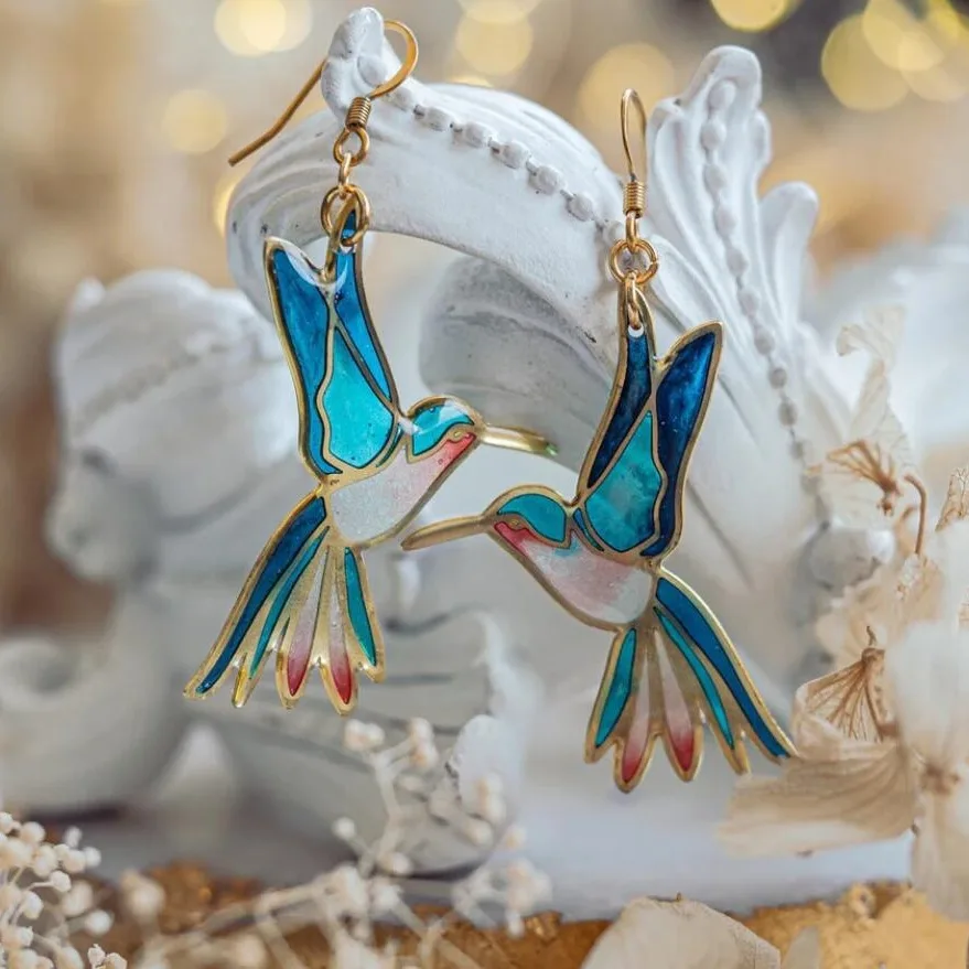 Goldene Kolibri Tropfenohrringe mit blauer Emaille