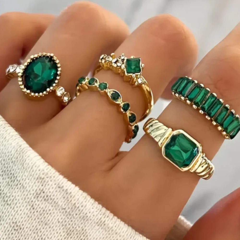 Zarina Exquisites Smaragd Goldener Ring Set