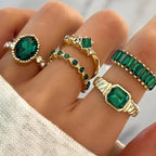 Zarina Exquisites Smaragd Goldener Ring Set