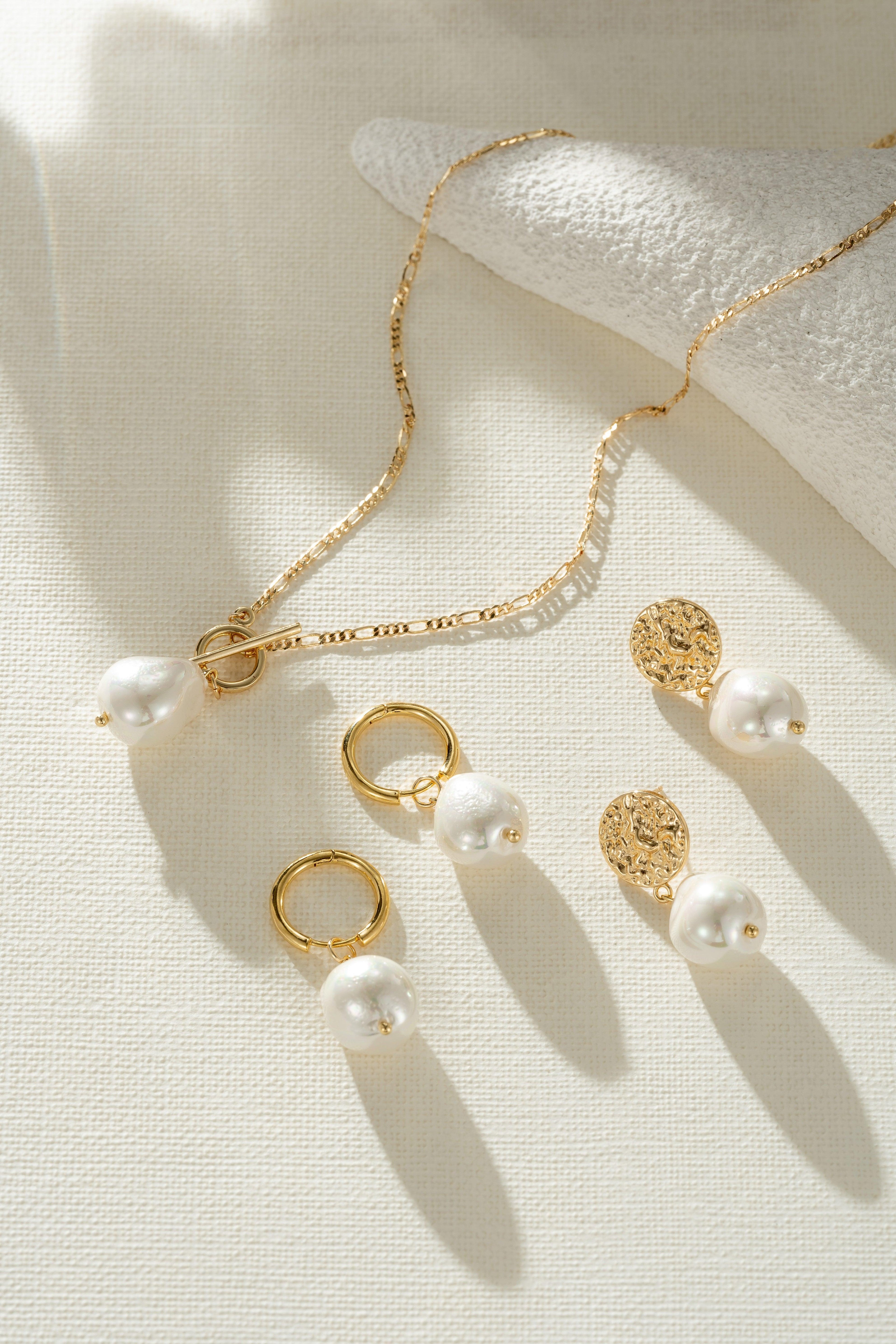 Elegante Goldene Perlen Halskette